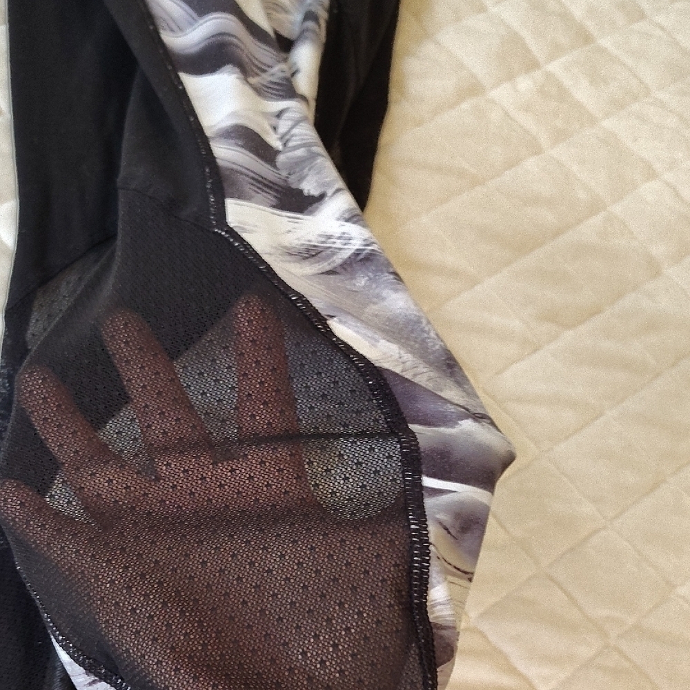 Athleta,Black and White Women's Leggings,Size M. - Picture 10 of 11